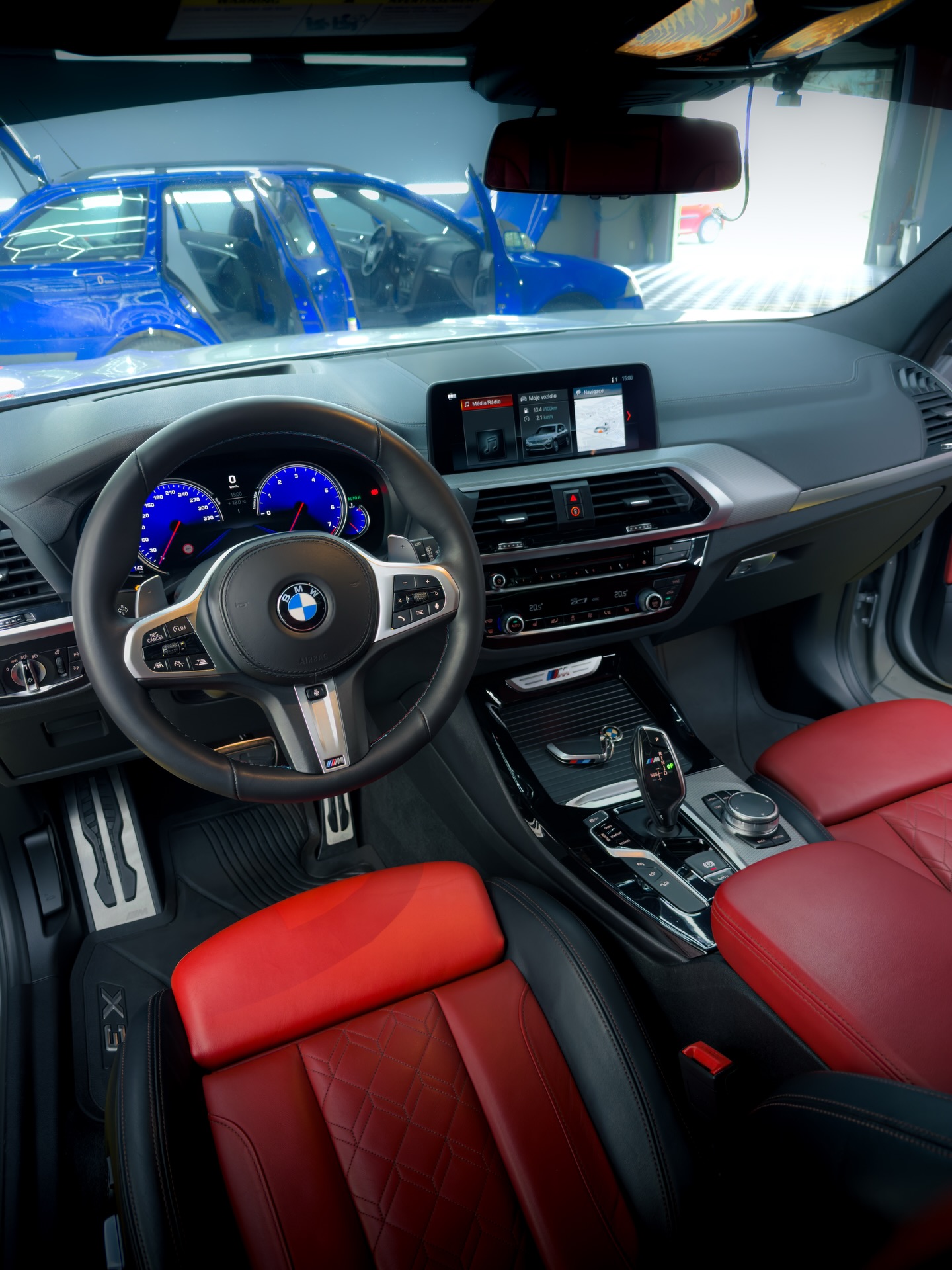 X3 u nás dostala full front PPF a kompletní čištění interiéru 🛡️✨
Full front ochrana znamená klíčové části vozu pod maximální ochranou proti kamínkům, škrábancům i každodennímu provozu.
Interiér vyčištěný do detailu pro maximální komfort a pocit nového auta.
Bestie s téměř 500 koňmi pod kapotou teď nejen jede ale i vypadá tak jak má 💪
#ppf #detailing #bmwx3 #m40i #ochranalaku foliekarvina: