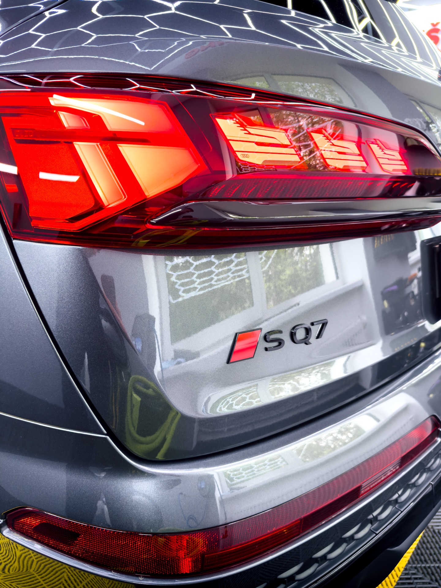 🚗 Audi SQ7
Luxusní SUV si zaslouží prvotřídní péči. Kompletní čištění interiéru na mokro doplněné o šetrné ruční mytí vrátilo vozu perfektní vzhled. ✨
📍 Karviná | Orlová
☎️ Objednejte se přes zprávy nebo na 739 967 416