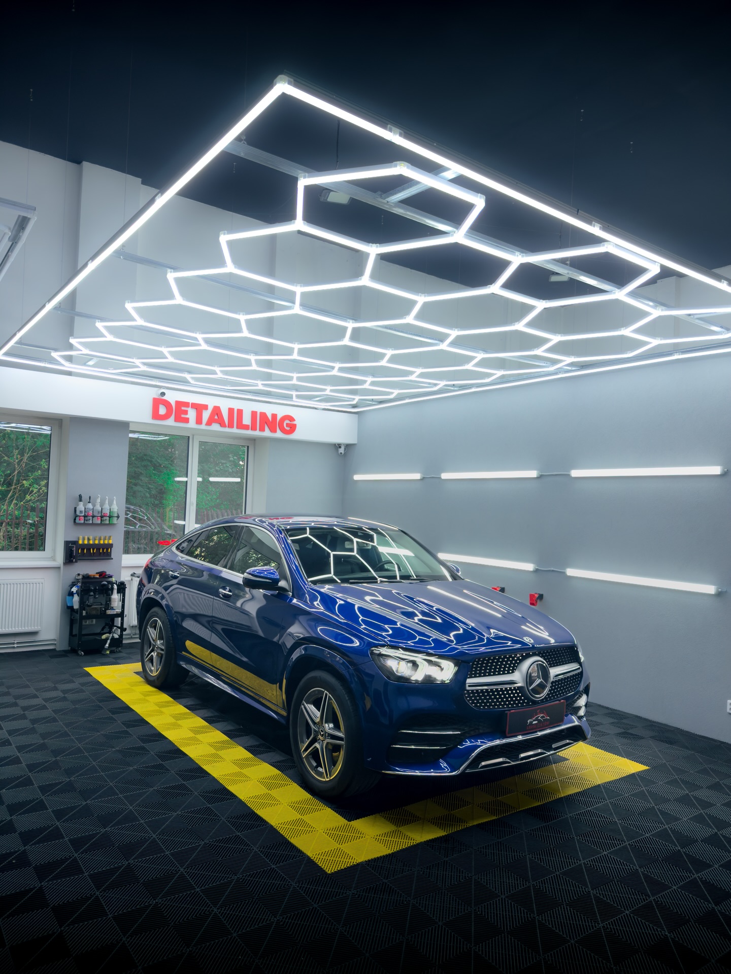 ✨ Mercedes GLE u nás prošel kompletním čištěním
🚗 Kompletní čištění interiéru
🧼 Ruční mytí exteriéru
✨ PPF fólie na displej
Interiér zbavený nečistot, prachu i zápachu, exteriér čistý a svěží.
Přesně tak má vypadat vůz, který odjíždí z detailingového studia 👌
Chcete, aby takto vypadal i Váš vůz?
📩 Napište nám do DM nebo se objednejte přes web