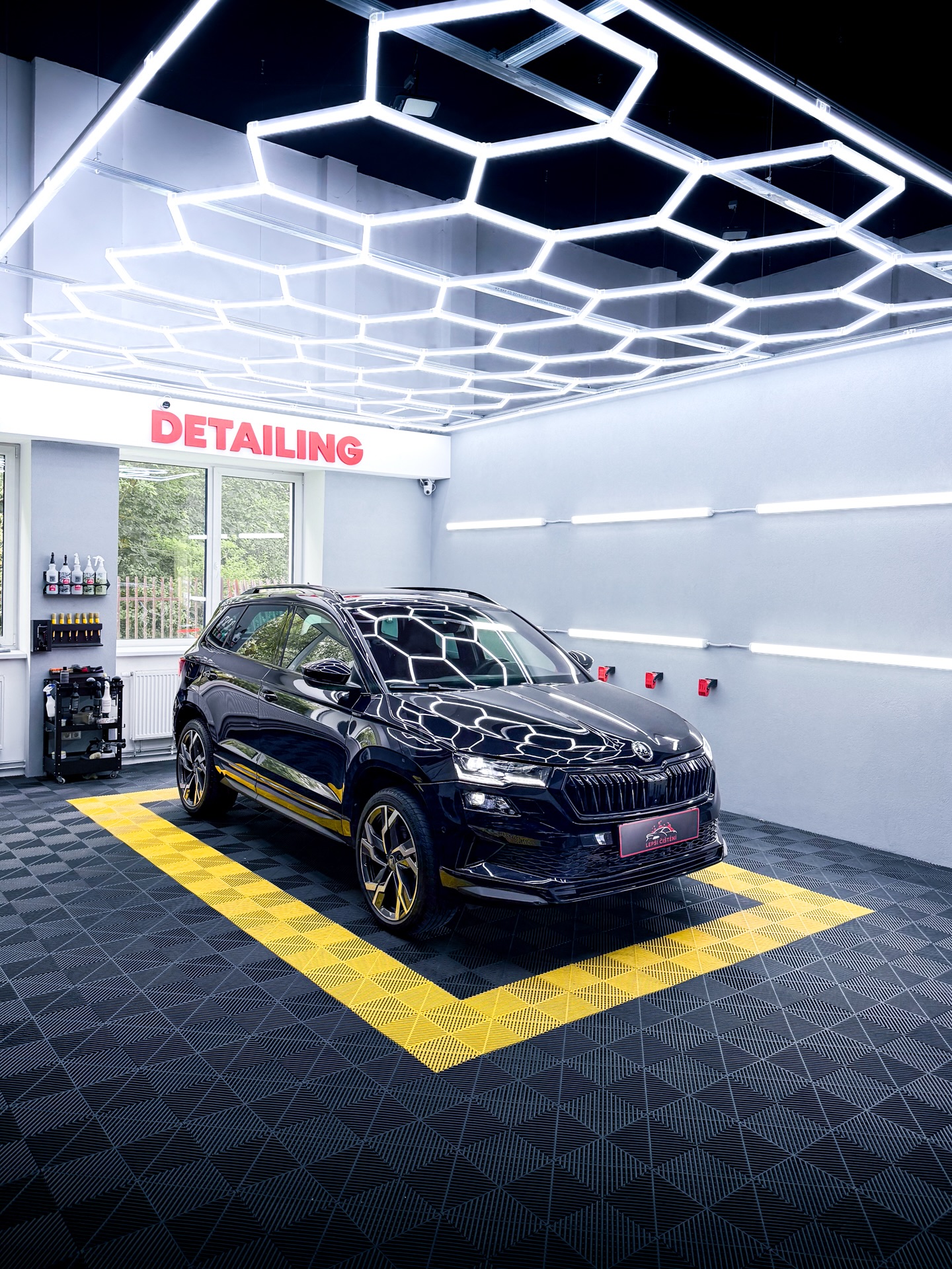 🚗 Škoda Karoq
Kompletní čištění interiéru na mokro + ruční mytí. Interiér opět čistý, svěží a připravený na další kilometry. ✨
📍 Karviná|Orlová
📩 Objednávky do zpráv.
