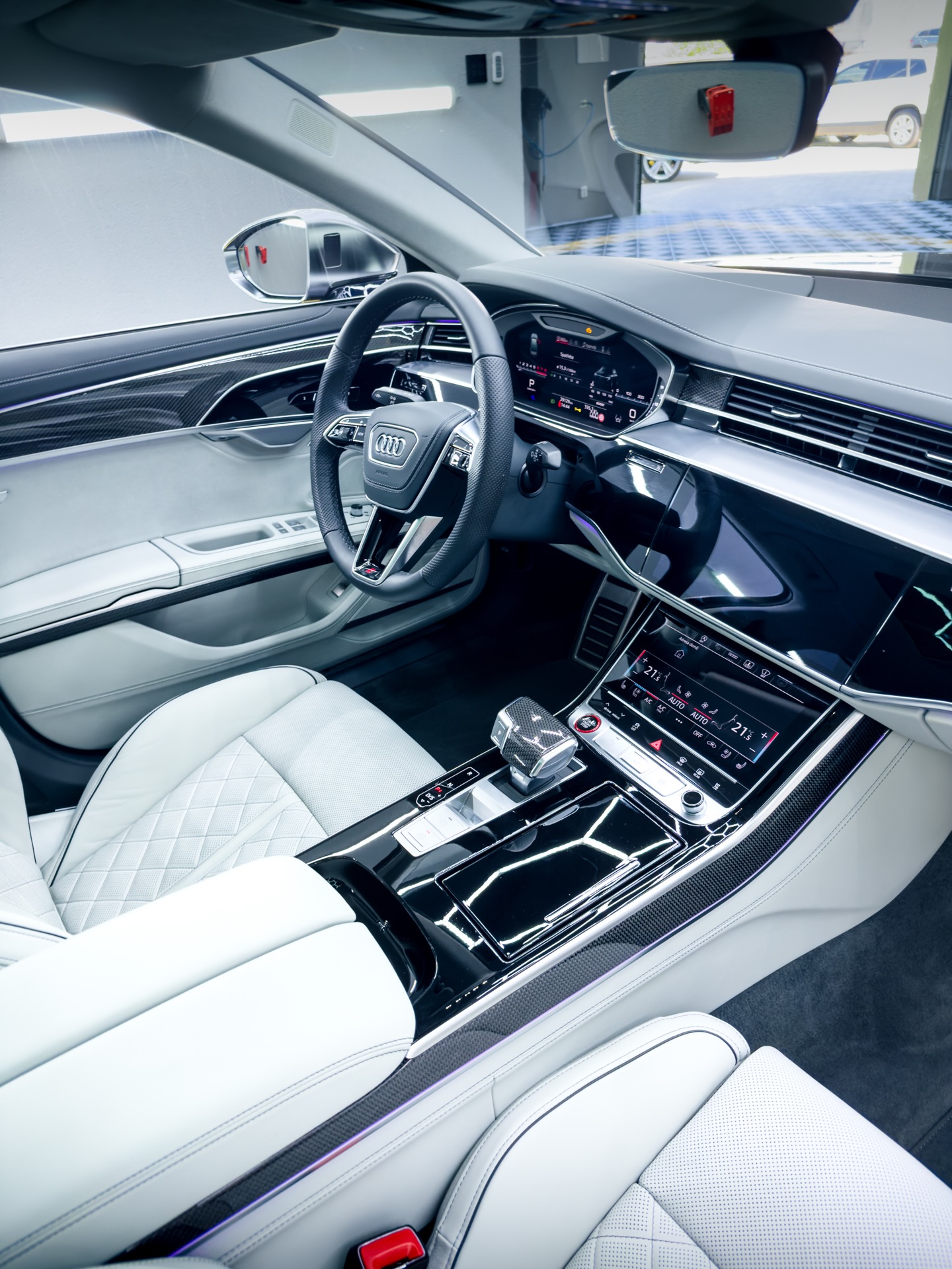 🚗 Audi S8
Kompletní čištění interiéru, detailní vyčištění a impregnace koženého čalounění v celém voze + šetrné ruční mytí. Luxusní interiér si zaslouží prvotřídní péči. ✨
📍 Karviná | Orlová
☎️ Objednejte se přes zprávy nebo na 739 967 416
